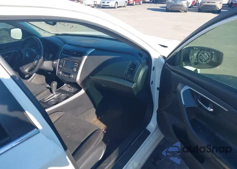 2015 Nissan Altima 2.5 Sv из США, поврежденный, VIN 1N4AL3AP8FC427657